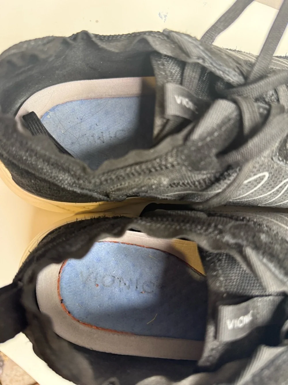 Vionic Nimble Black Walking Sneakers with Cream Sole